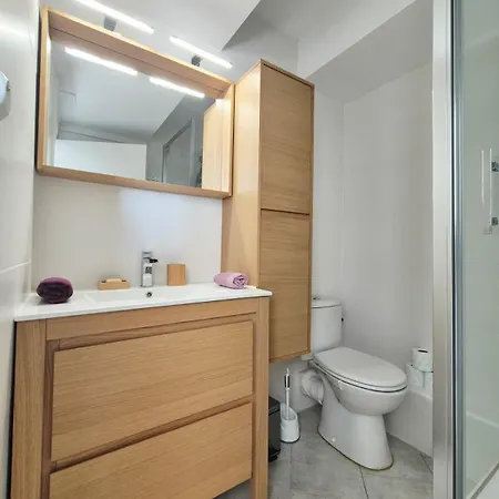 Appartement O Sixieme Face Au Port Avec Garage Prive, Climatisation Et Wifi - Rossiconciergerie - Linge Inclus